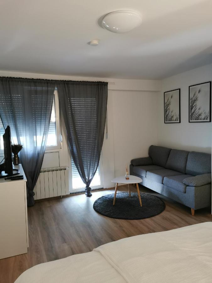 사모볼 Apartman Andro 아파트 외부 사진